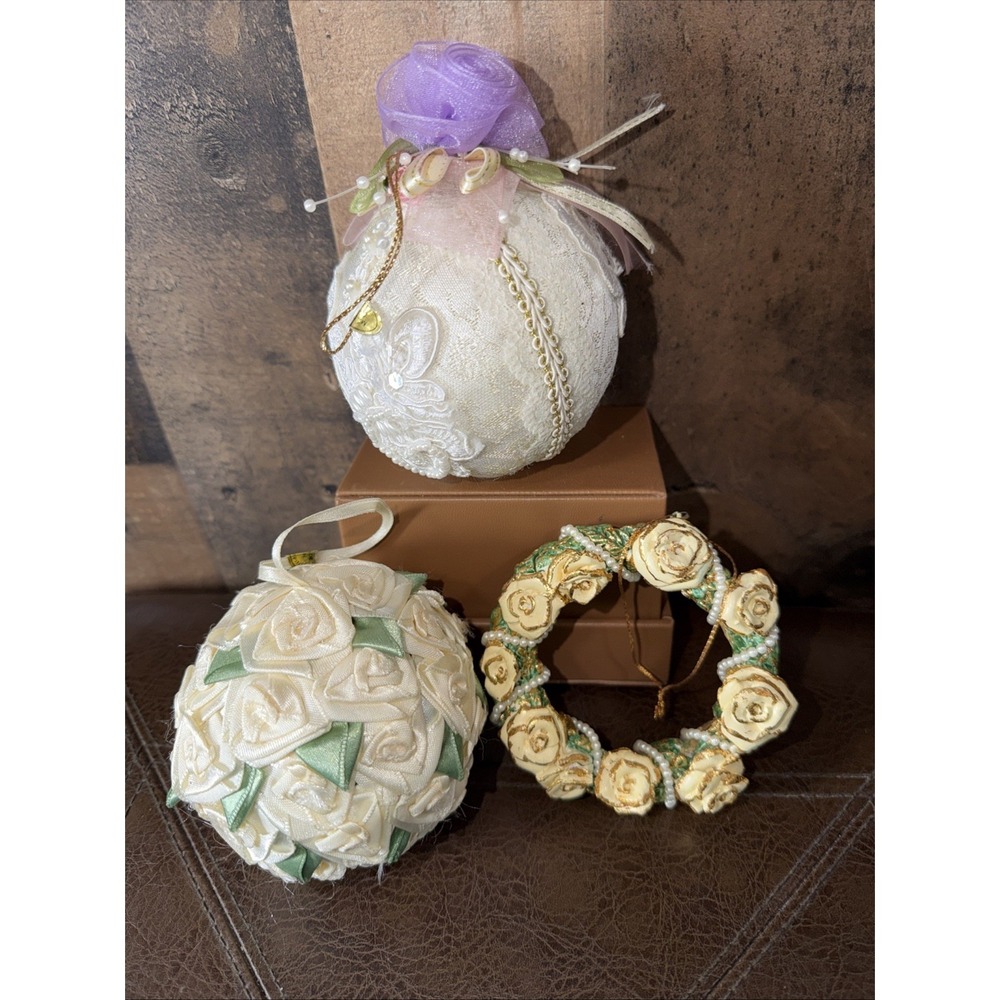 Vintage Victorian Ivory White Pearl Rose Christmas 2 Balls & 1 Resin Ornaments‎